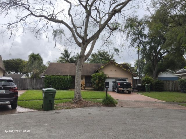3-bed single family at 2301 NW 102 AVENUE, Pembroke Pines FL — foreclosure auction