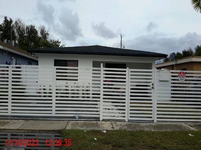 4-bed single family at 2221 CHARLESTON STREET, Hollywood FL — foreclosure auction