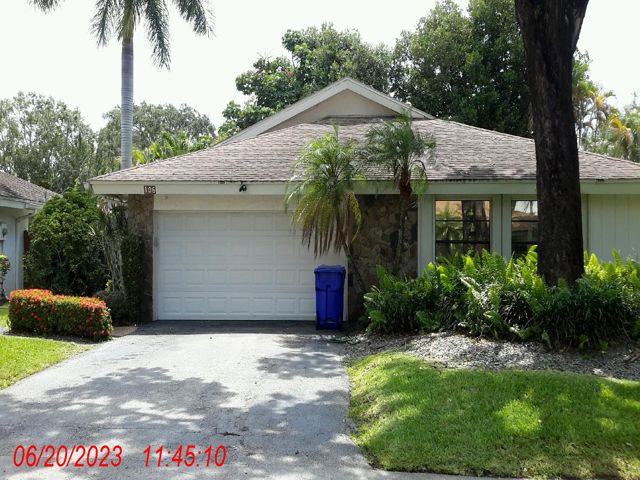 106 KENSINGTON ROAD #106, HOLLYWOOD FL