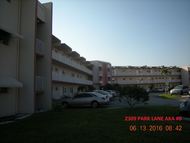 2-bed single family at 2309 PARK LANE #210, Hollywood FL — foreclosure auction