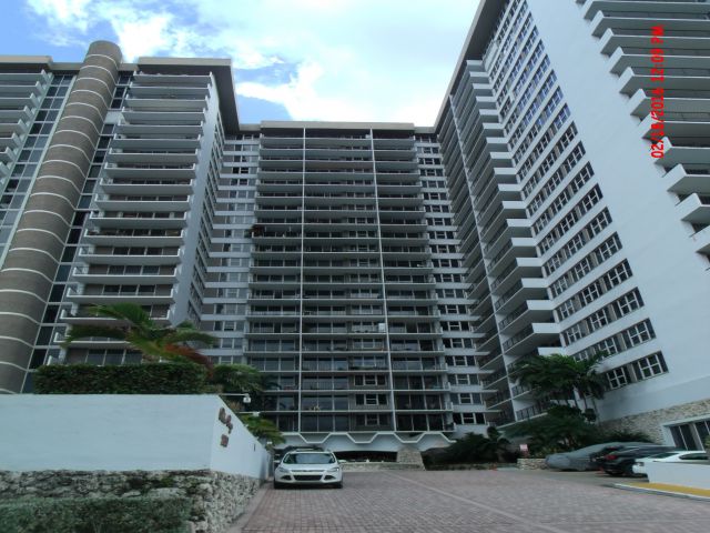 1-bed single family at 2030 S OCEAN DRIVE #522, Hallandale Beach FL — foreclosure auction