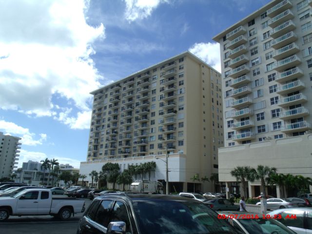 2-bed single family at 427 GOLDEN ISLES DRIVE #7D, Hallandale Beach FL — foreclosure auction