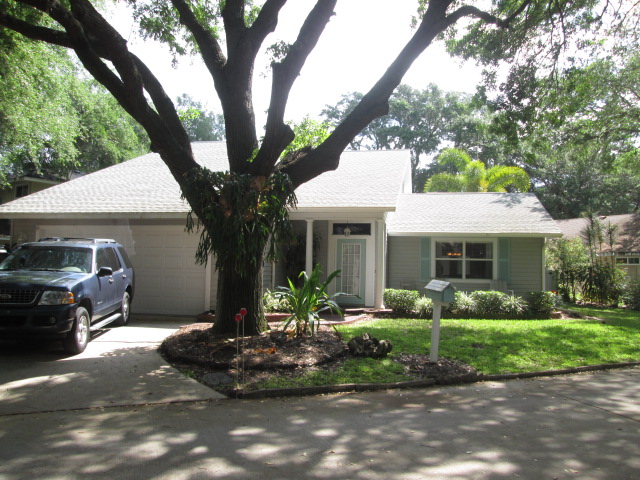 3-bed single family at 6802 ARBOR OAKS DR, Manatee County FL — foreclosure auction