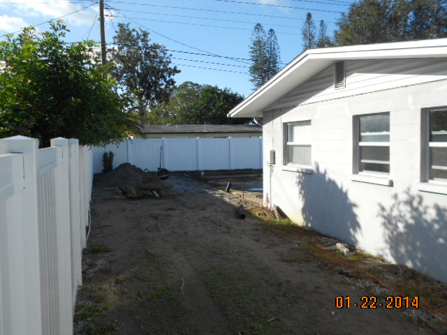 2-bed single family at 2705 SOUTHERN PKWY W, Manatee County FL — foreclosure auction