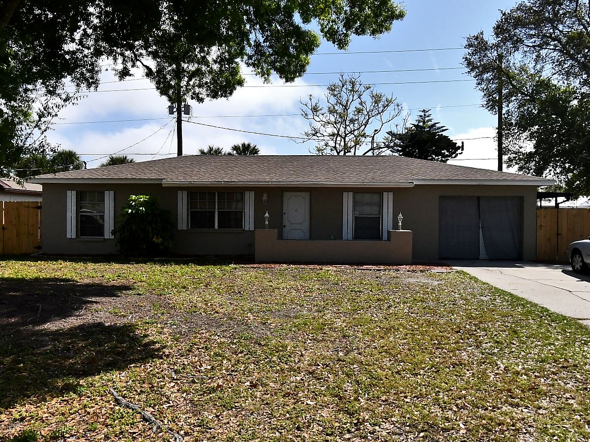2-bed single family at 5127 ISLAND DATE ST, Sarasota County FL — foreclosure auction