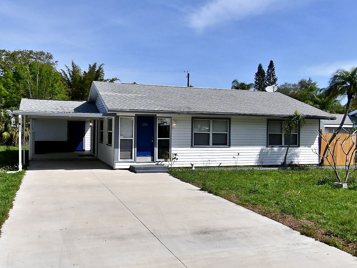 2-bed single family at 2131 PALM TER, Sarasota County FL — foreclosure auction