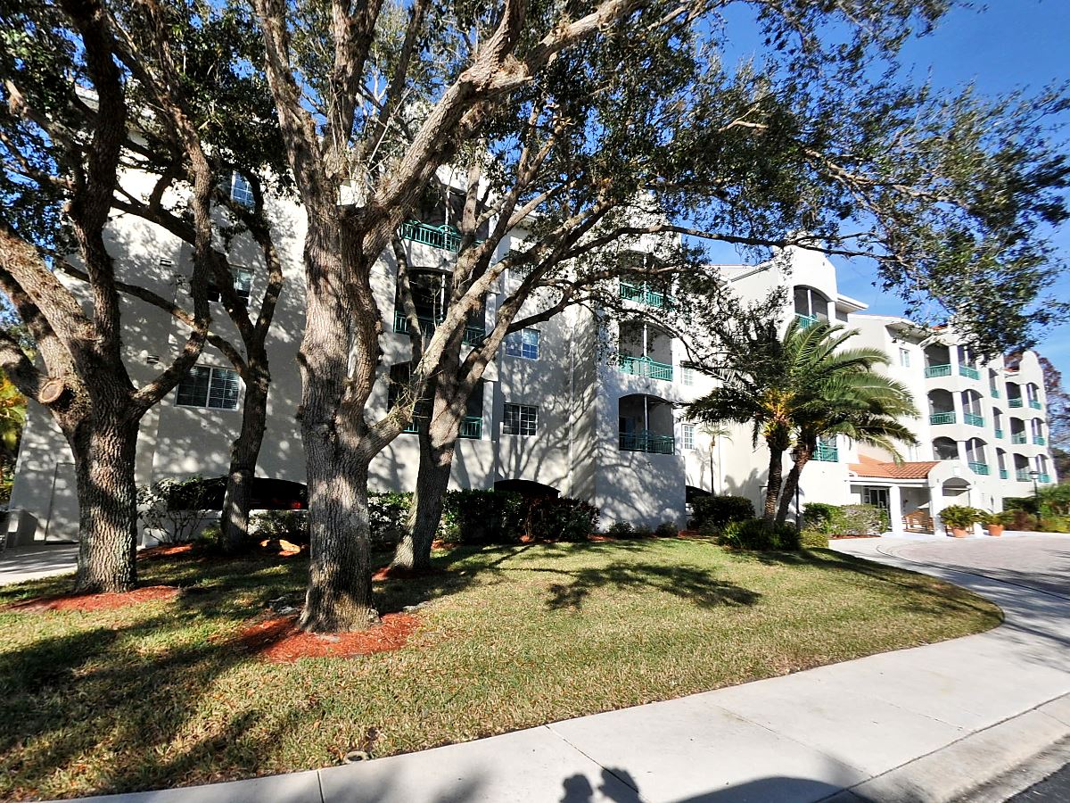 2-bed single family at 3731 SARASOTA SQUARE BLVD 205-, Sarasota County FL — foreclosure auction