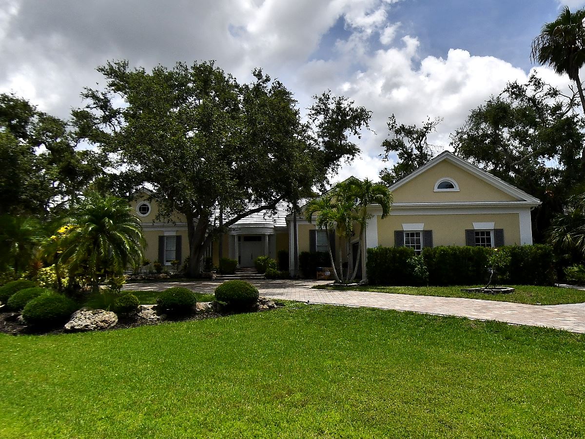 4-bed single family at 133 OSPREY POINT DR, Sarasota County FL — foreclosure auction