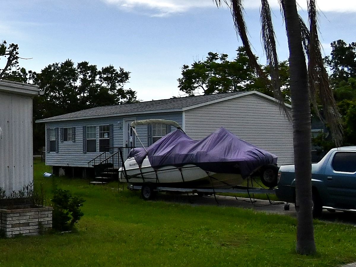 Single family at 205 PORTIA ST S, Sarasota County FL — foreclosure auction