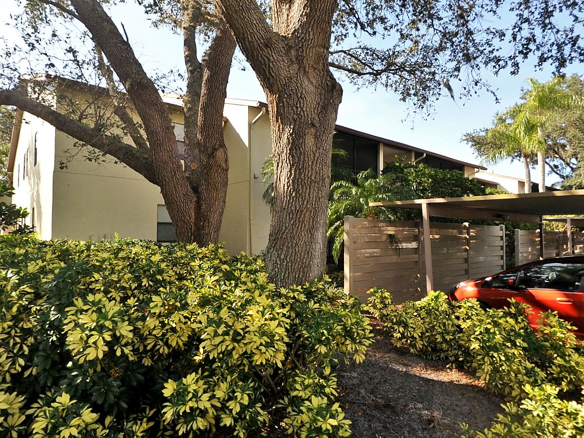 646 BIRD BAY DR E 202 BLD 52, Sarasota FL