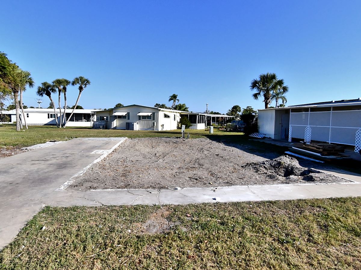 Single family at 505 CERVINA DR S, Sarasota County FL — foreclosure auction