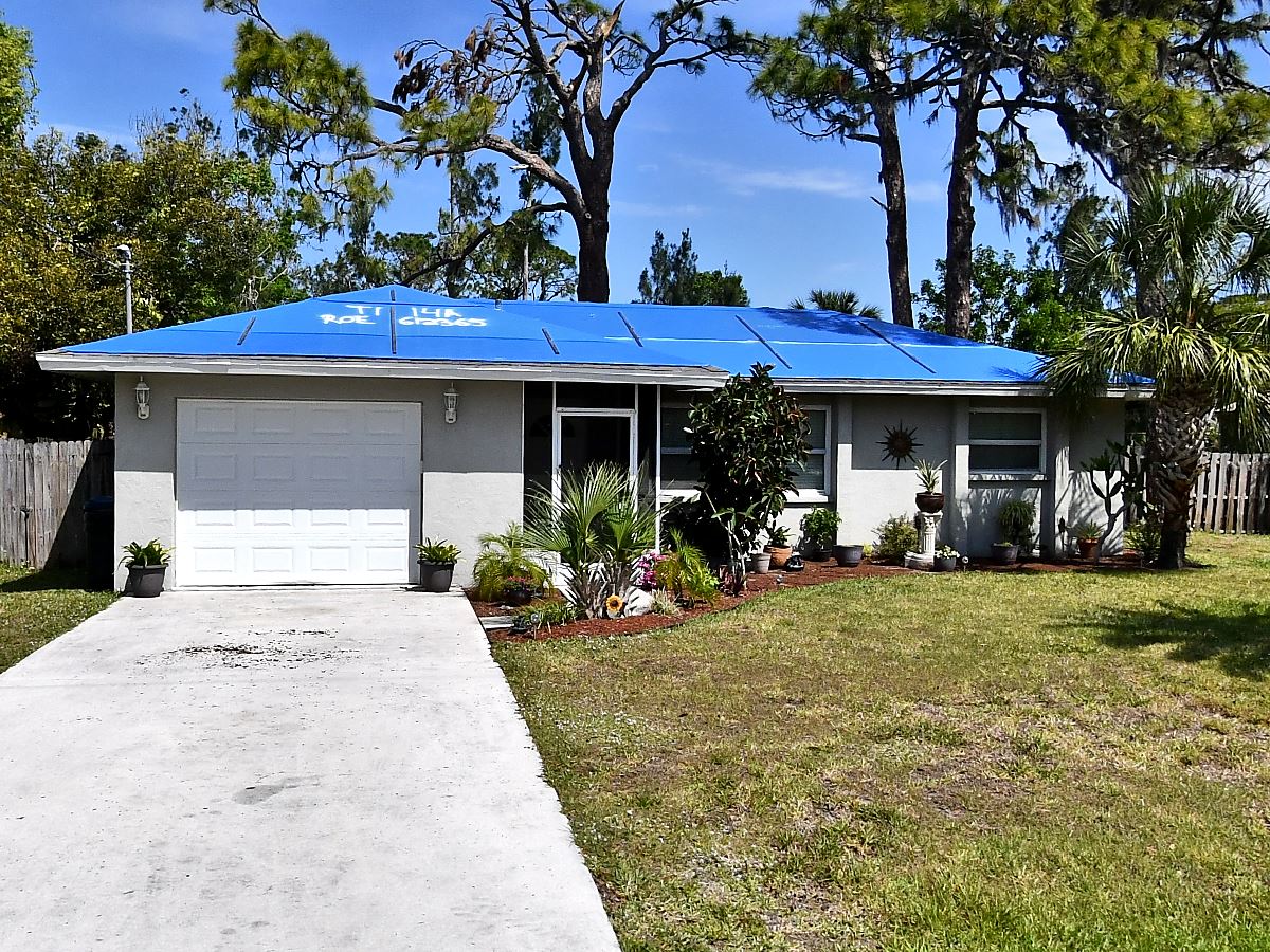 2-bed single family at 1588 KEYWAY CT, Sarasota County FL — foreclosure auction