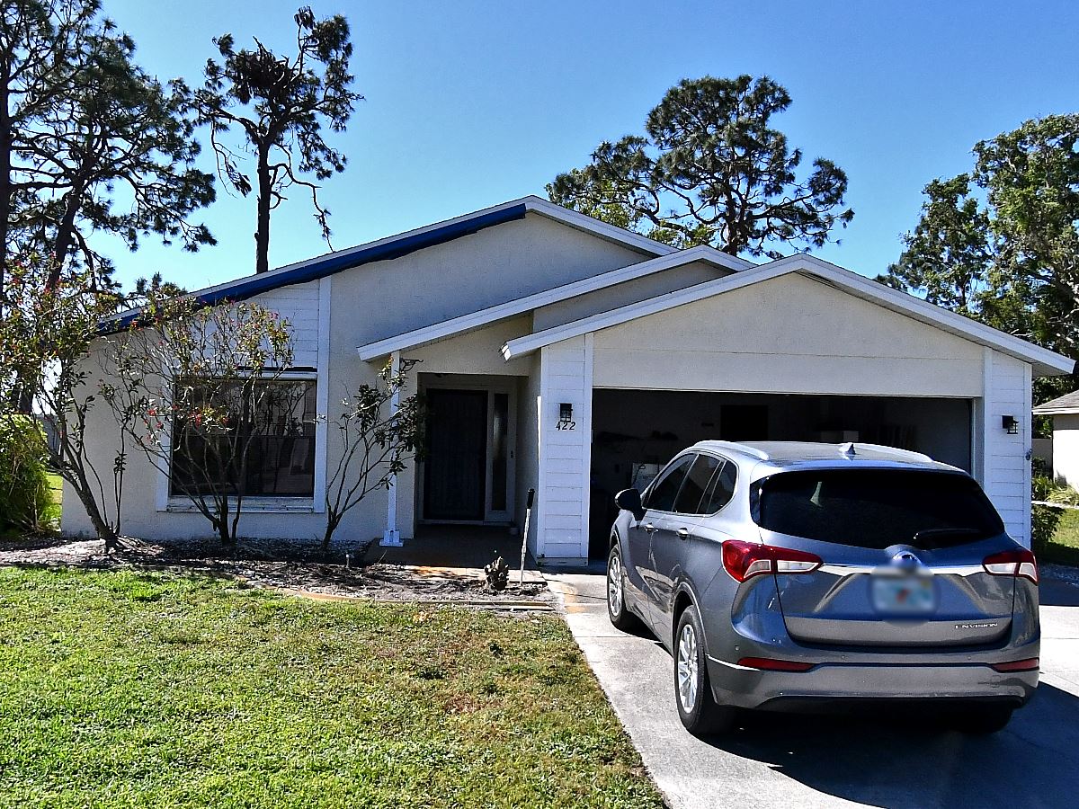 2-bed single family at 422 CYPRESS FOREST DR, Sarasota County FL — foreclosure auction