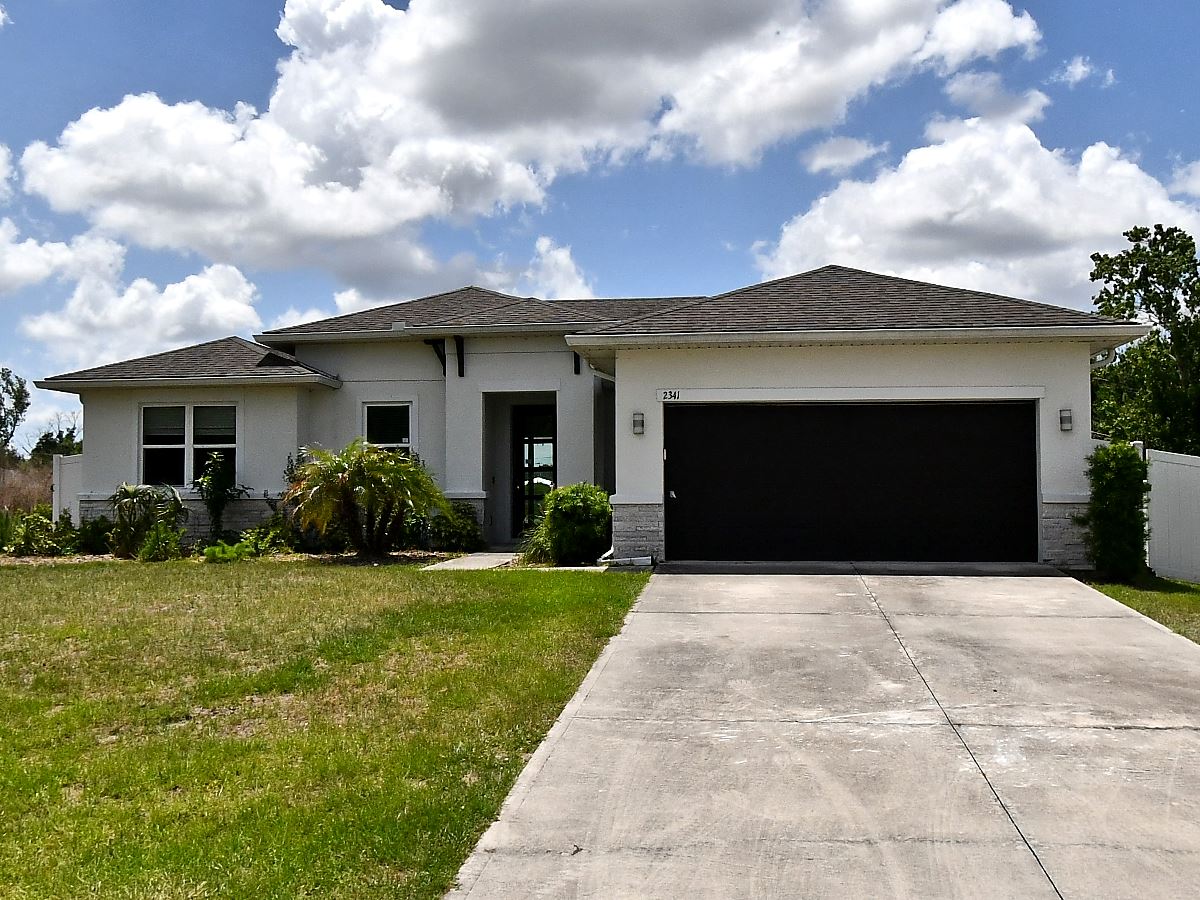 3-bed single family at 2341 SNUG ST, Sarasota County FL — foreclosure auction