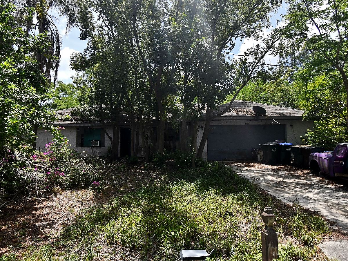 2-bed single family at 7873 MCPHAIL AVE, Sarasota County FL — foreclosure auction
