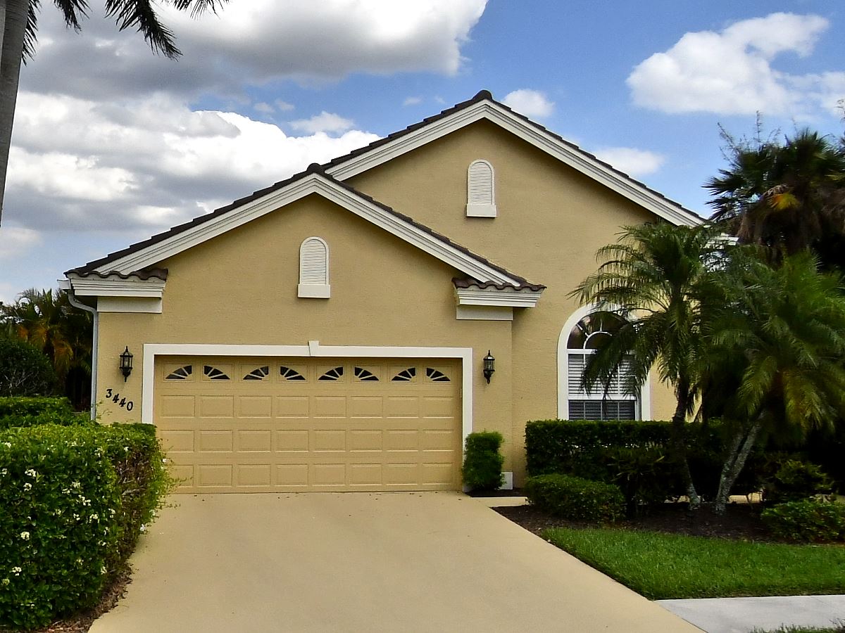 3-bed single family at 3440 PINE SHADOW CT, Sarasota County FL — foreclosure auction