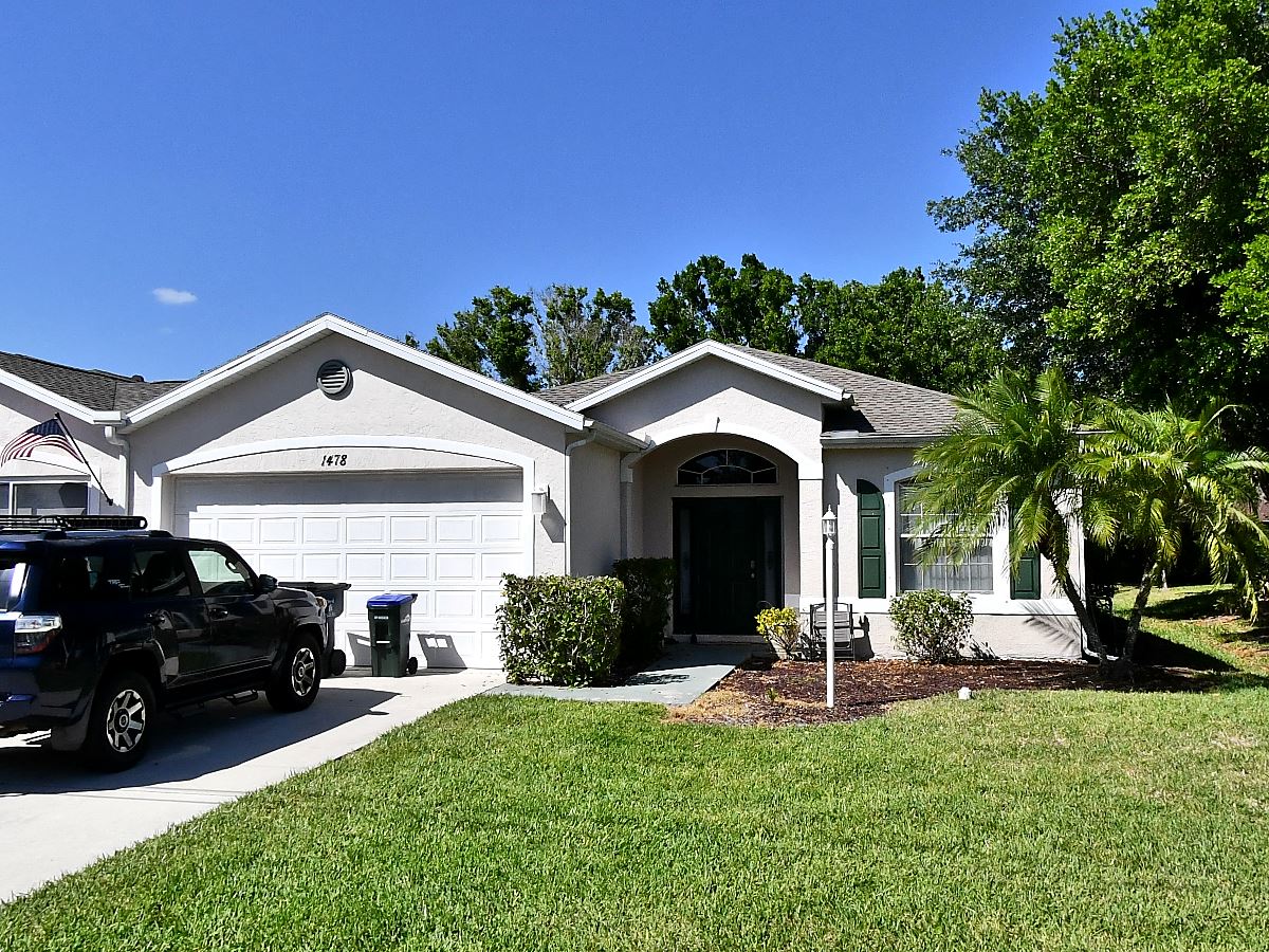 3-bed single family at 1478 HEDGEWOOD CIR, Sarasota County FL — foreclosure auction