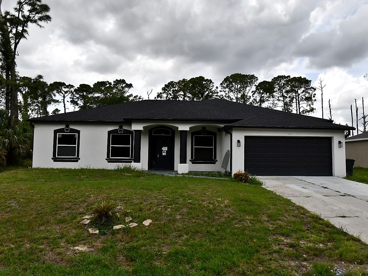 3-bed single family at 3470 ELIAS CIR, Sarasota County FL — foreclosure auction