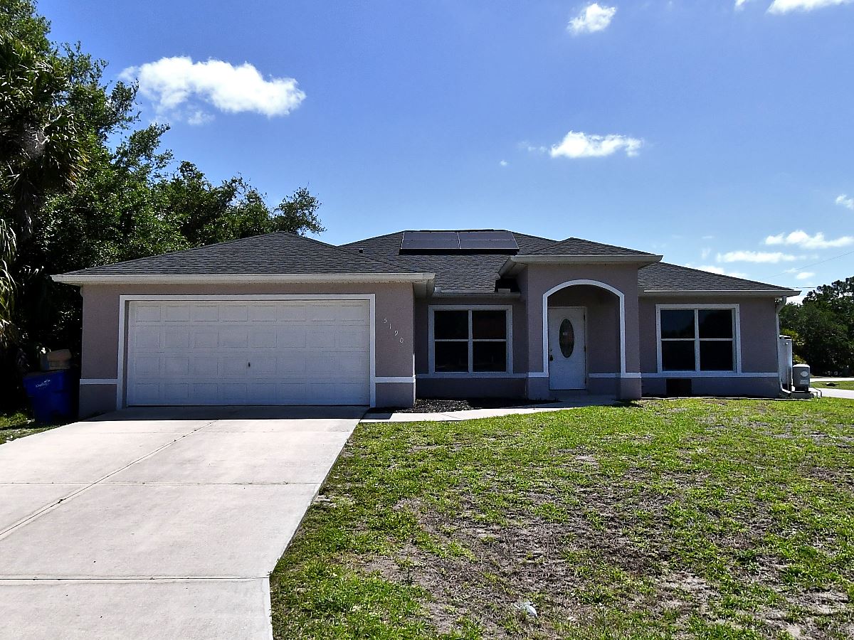 4-bed single family at 5190 BUTTERFLY LN, Sarasota County FL — foreclosure auction