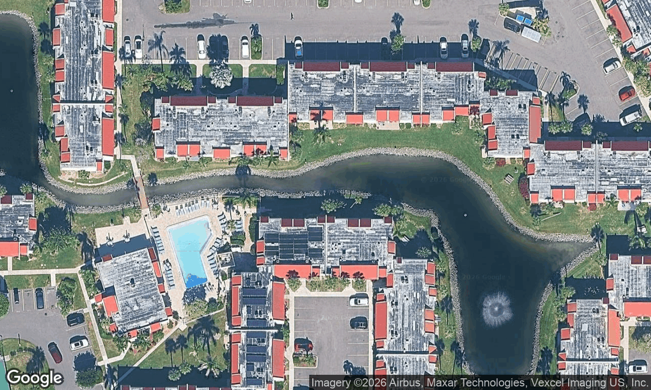 2-bed single family at 1801 GULF DR N UNIT 216, Manatee County FL — foreclosure auction