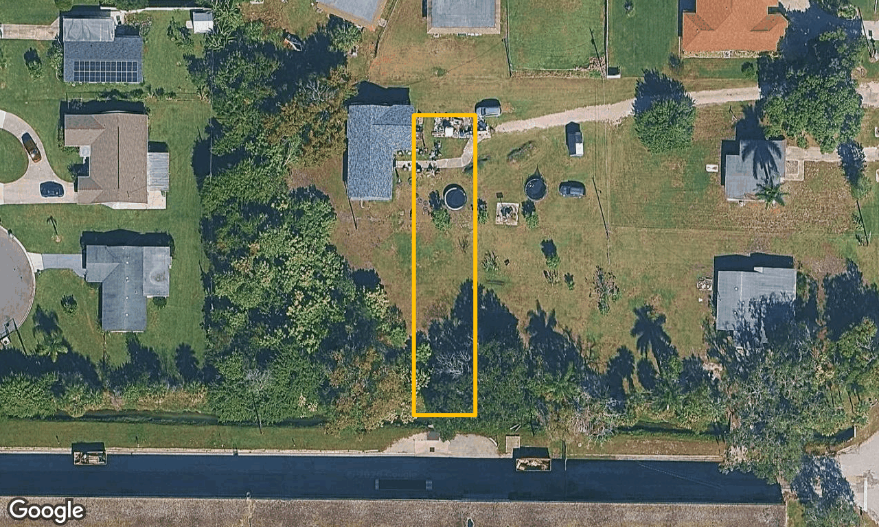 Single family at 17TH AVE E, Bradenton FL — foreclosure auction