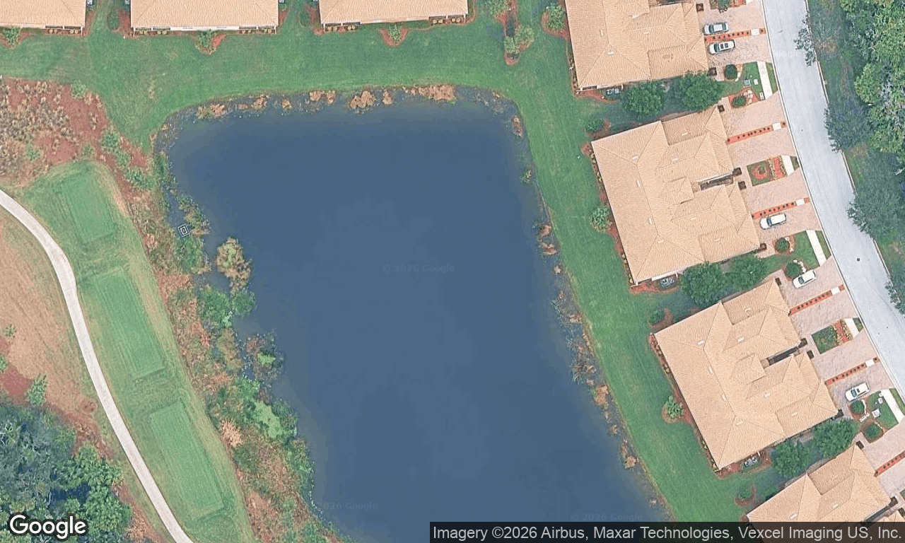 2-bed single family at 7015 RIVER HAMMOCK DR, Manatee County FL — foreclosure auction
