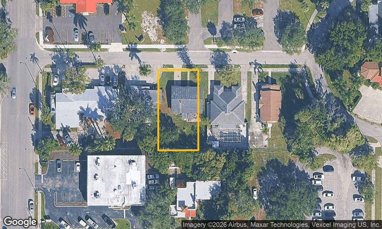 2-bed single family at 218 3RD AVE E, Manatee County FL — foreclosure auction