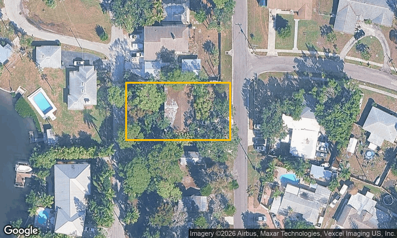 3-bed single family at 330 22ND STREET CT NE, Manatee County FL — foreclosure auction
