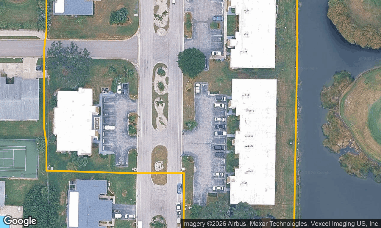 2-bed single family at 7288 WEST COUNTRY CLUB DR N, Manatee County FL — foreclosure auction