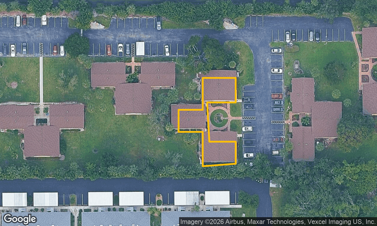 Condo at 8071 COUNTRY RD 203, Fort Myers FL — foreclosure auction