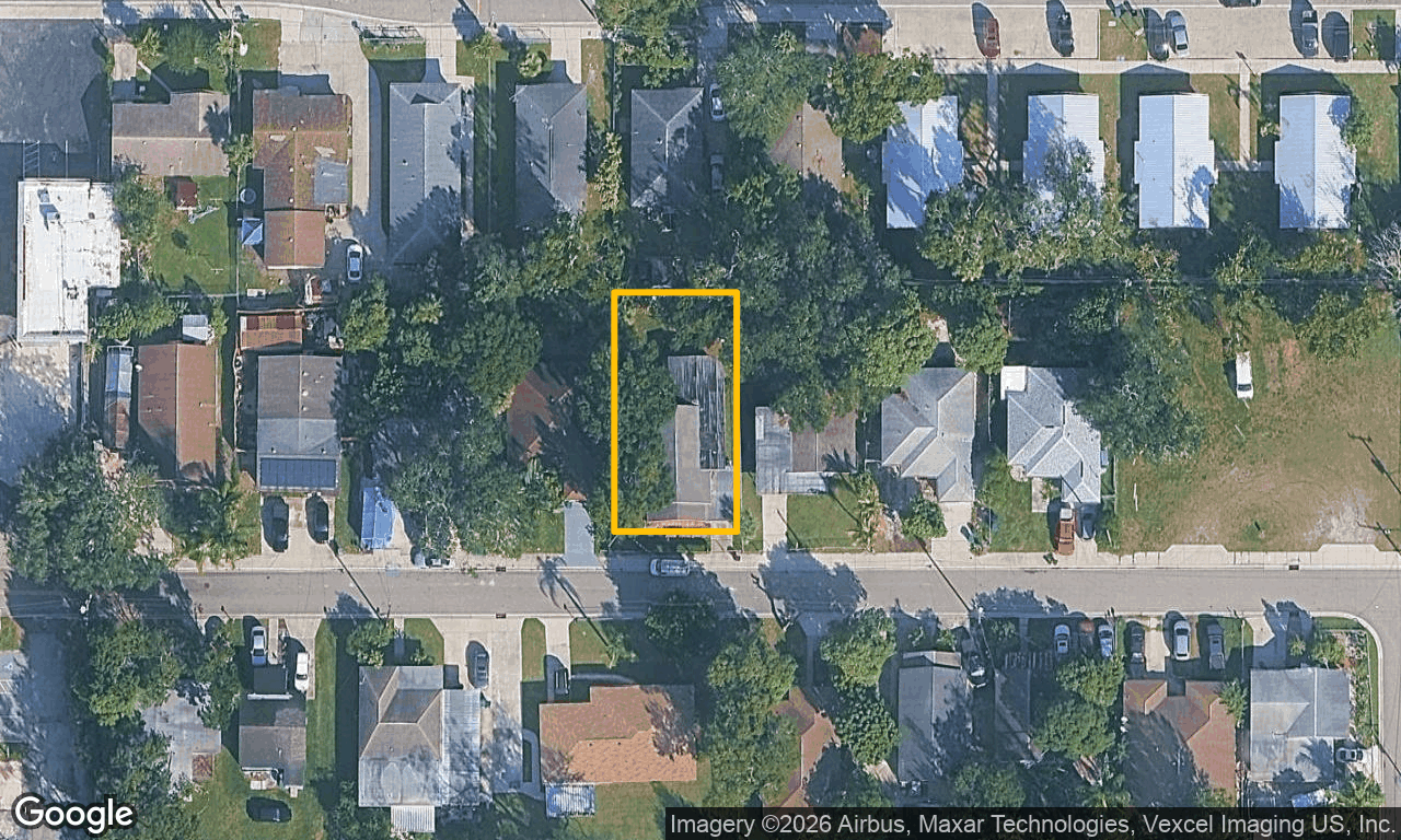 2-bed single family at 618 12TH STREET DR W, Manatee County FL — foreclosure auction